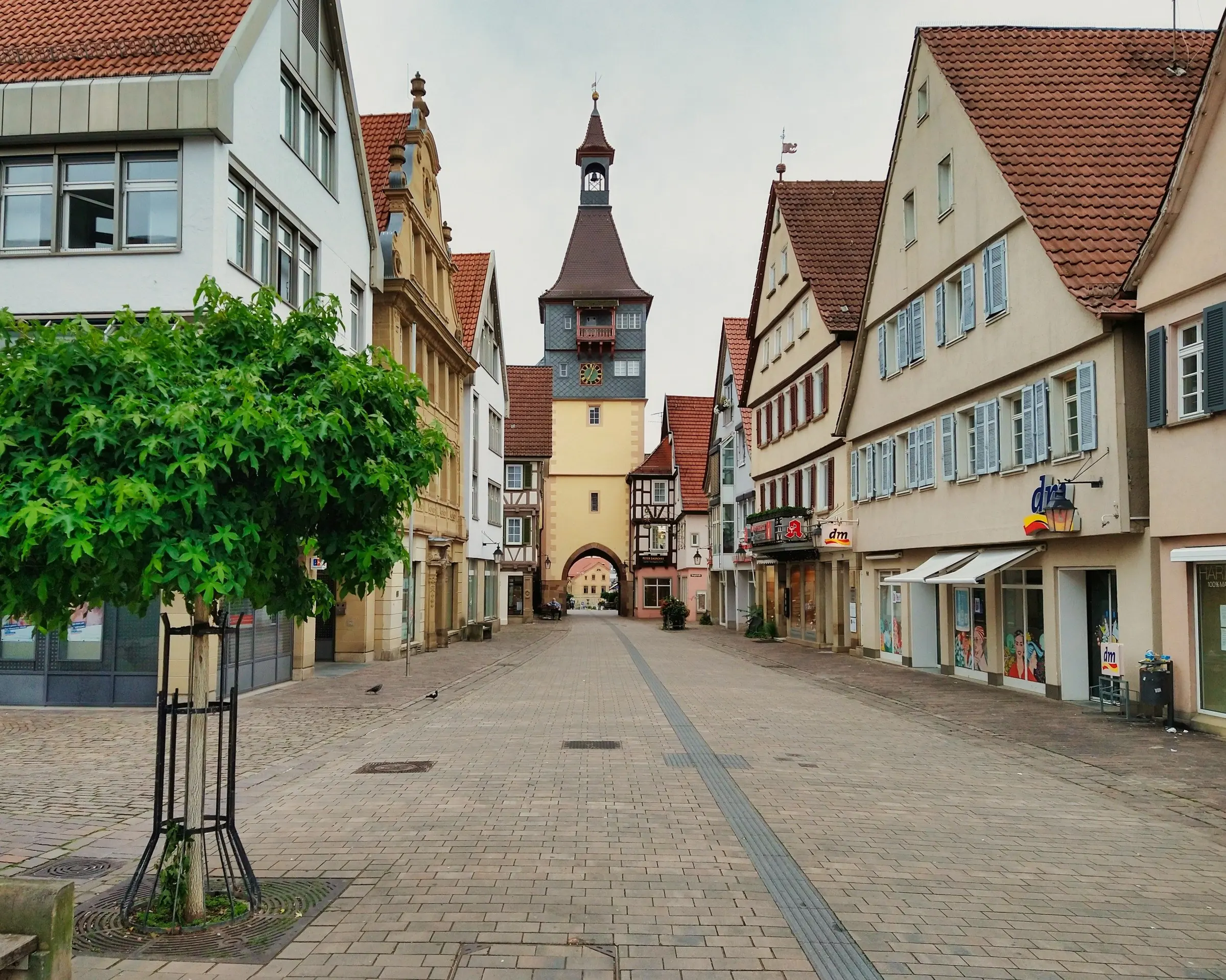 Marktstraße mit Schwaikheimer Torturm in der Winnender Altstadt